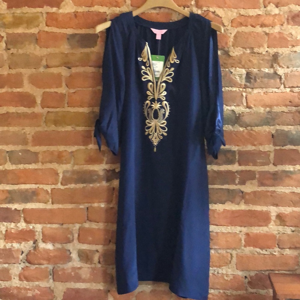 Lilly Pulitzer small true navy. Slit sleeve dress